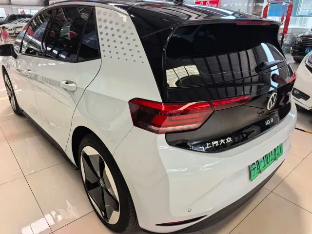 Volkswagen ID.3 — Фото автомобиля 6