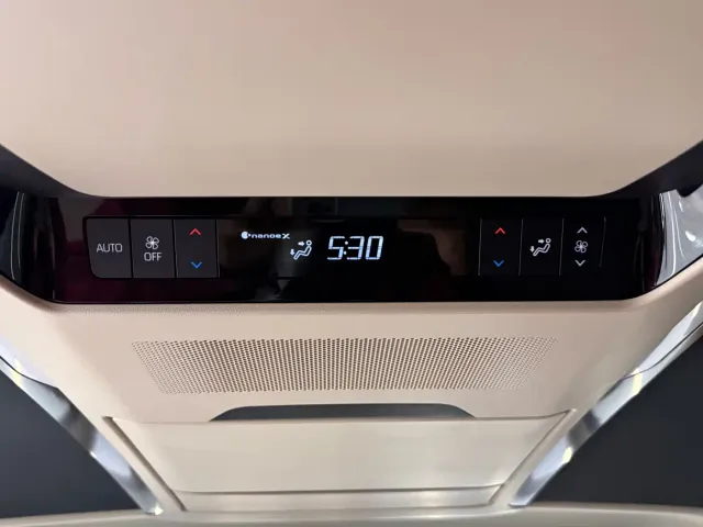 Toyota Alphard — Фото автомобиля 22