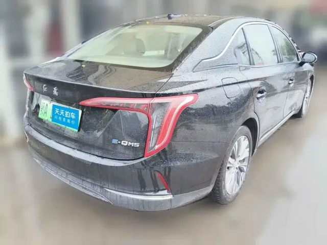 Hongqi E-QM5 — Фото автомобиля 2