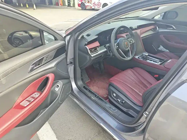 Hongqi H5 — Фото автомобиля 15