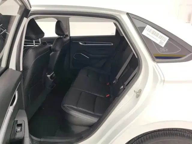 Geely Emgrand — Фото автомобиля 11
