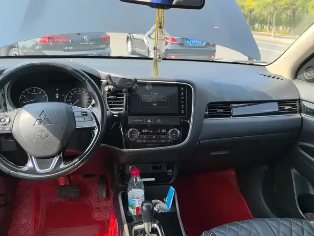 Mitsubishi Outlander — Фото автомобиля 13