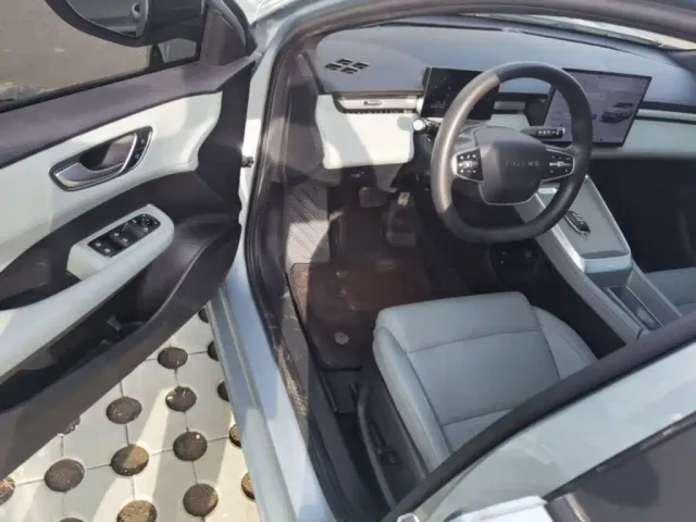 Roewe D6 — Фото автомобиля 15