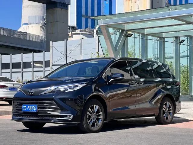 Фотография автомобиля — Toyota Sienna