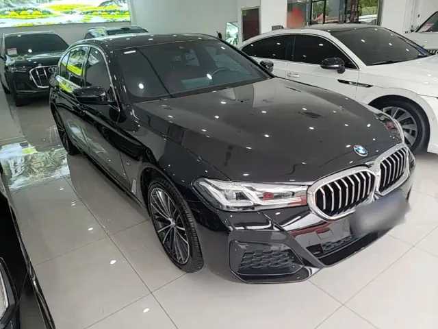 BMW 5 Series — Фото автомобиля 3