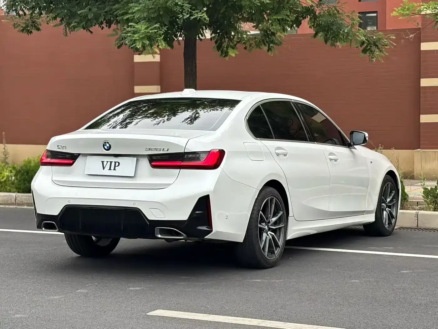 BMW BMW 3 Series 2025 325Li M Sport Package — Фото автомобиля 9