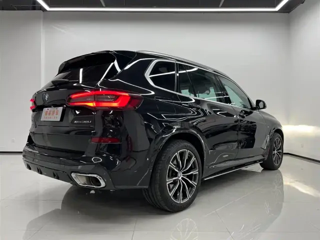 BMW X5 — Фото автомобиля 4