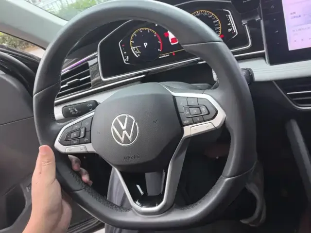 Volkswagen Tiguan L — Фото автомобиля 15