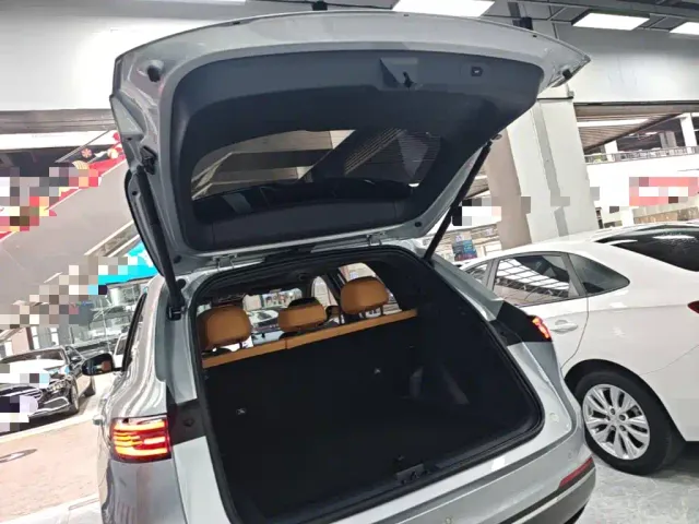 Geely Galaxy Starship 7 EM-i — Фото автомобиля 9
