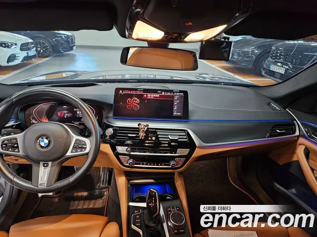 BMW 5 Series G30 — Фото автомобиля 14