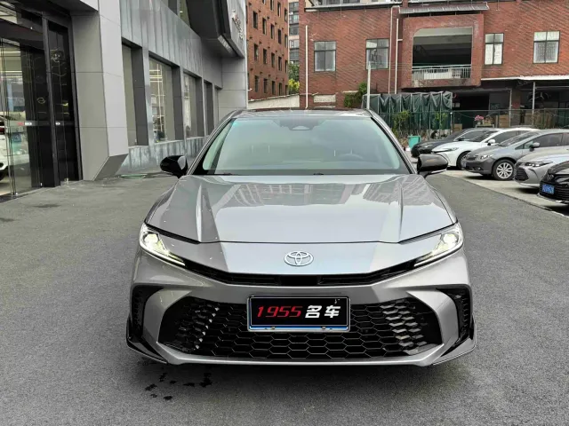 Toyota Camry — Фото автомобиля 2