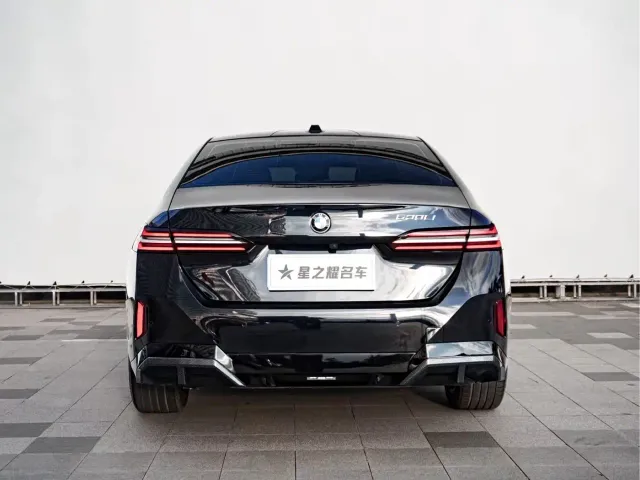 BMW 5 Series — Фото автомобиля 10