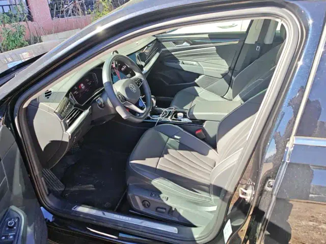 Volkswagen Passat — Фото автомобиля 9