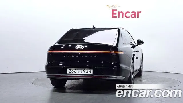 Hyundai Grandeur GN7 — Фото автомобиля 4