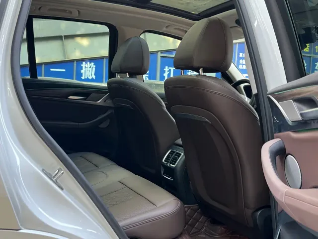 BMW X3 — Фото автомобиля 11