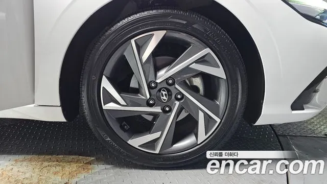 Hyundai Avante CN7 — Фото автомобиля 6