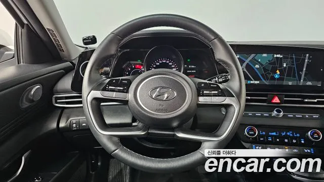 Hyundai AVANTE Avante (CN7) — Фото автомобиля 11