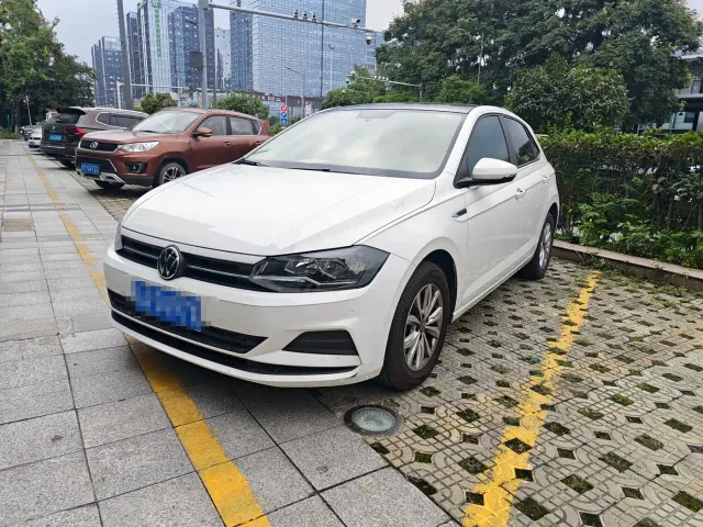 Фотография автомобиля — Volkswagen Polo