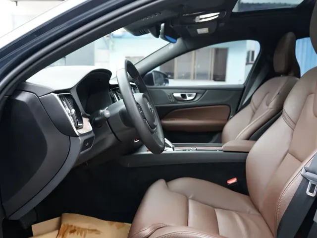 Volvo S60 — Фото автомобиля 15