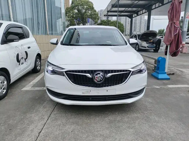 Buick Excelle — Фото автомобиля 2