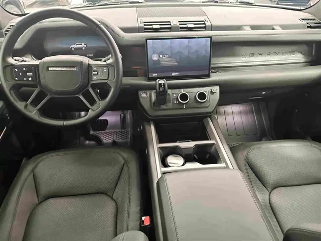 Land Rover Defender — Фото автомобиля 16