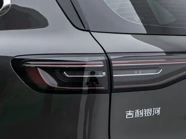 Geely Galaxy E5 — Фото автомобиля 11