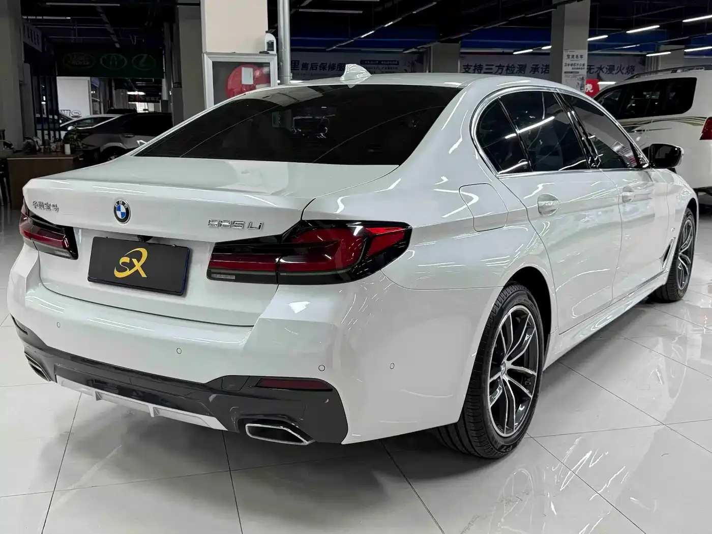 BMW BMW 5 Series 2022 525Li M Sport Package — Фото автомобиля 6