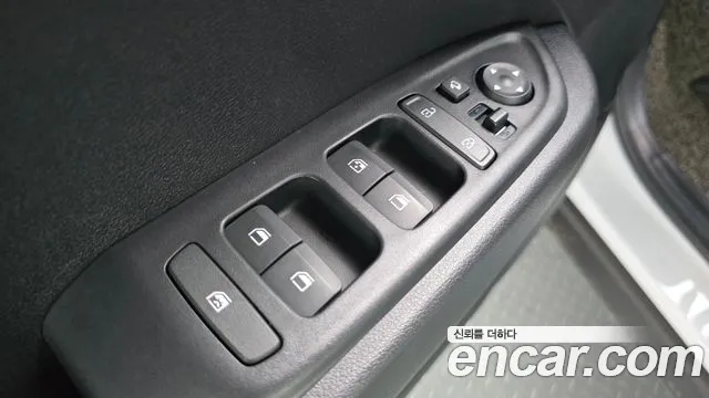 Hyundai Venue — Фото автомобиля 19