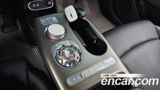 Genesis GV60 — Фото автомобиля 8