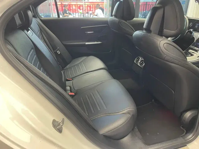 Mercedes-Benz C-Class — Фото автомобиля 24
