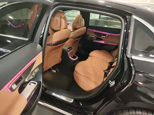 Mercedes-Benz E-Class — Фото автомобиля 6