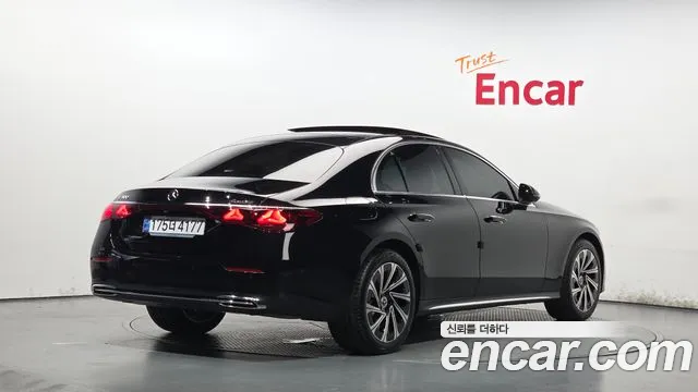 Mercedes-Benz E-Class E-класс W214 E300 4MATIC Exclusive — Фото автомобиля 2