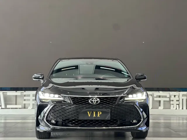 Toyota Avalon — Фото автомобиля 2
