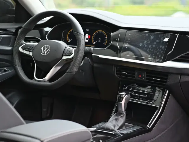 Volkswagen Passat — Фото автомобиля 6