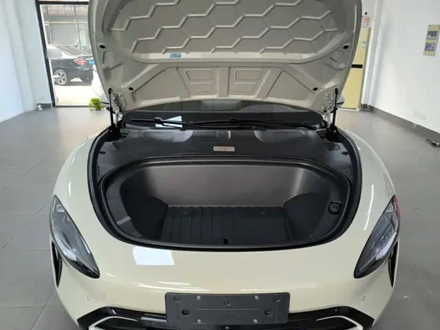Xiaomi SU7 — Фото автомобиля 19