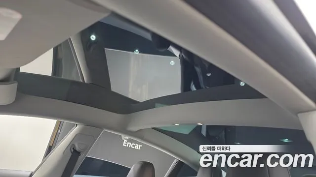 Tesla Model 3 — Фото автомобиля 20