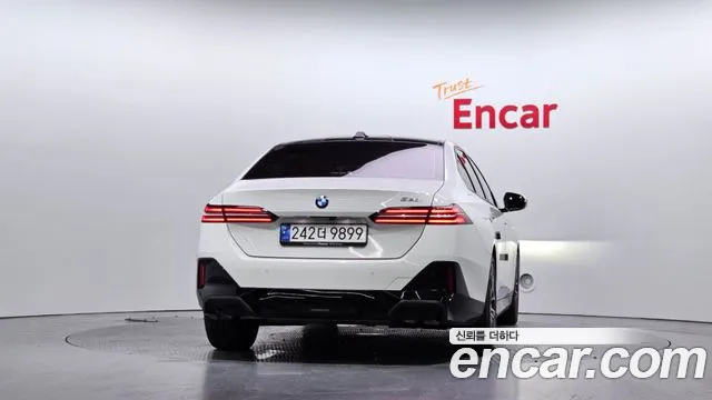 BMW 5-Series — Фото автомобиля 4