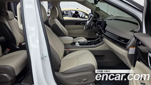 Kia Carnival Generation 4 — Фото автомобиля 17