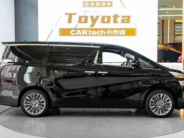 Toyota Vellfire — Фото автомобиля 4
