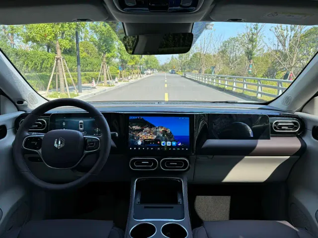 Leapmotor C11 — Фото автомобиля 19