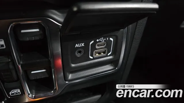 Jeep Wrangler JL — Фото автомобиля 11