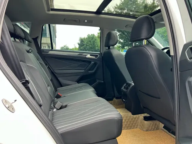 Volkswagen Tiguan L — Фото автомобиля 12