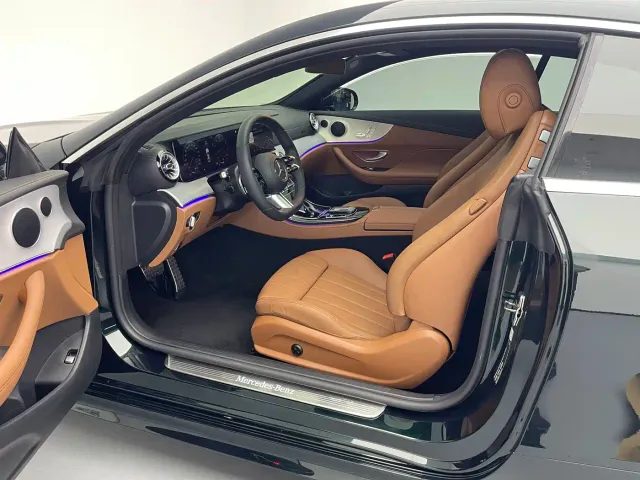 Mercedes-Benz E-Class — Фото автомобиля 15
