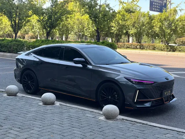 Changan UNI-V — Фото автомобиля 2