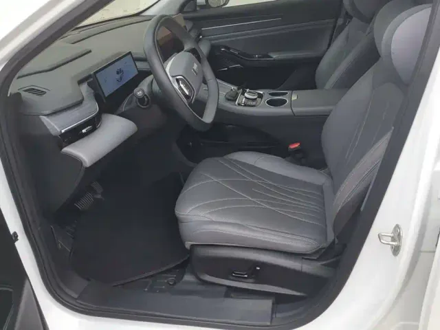 Geely Galaxy L6 — Фото автомобиля 9