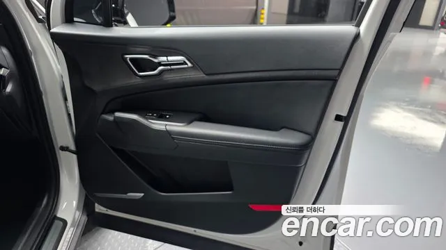 Kia Sportage Бензин 1.6 турбо 2WD — Фото автомобиля 5