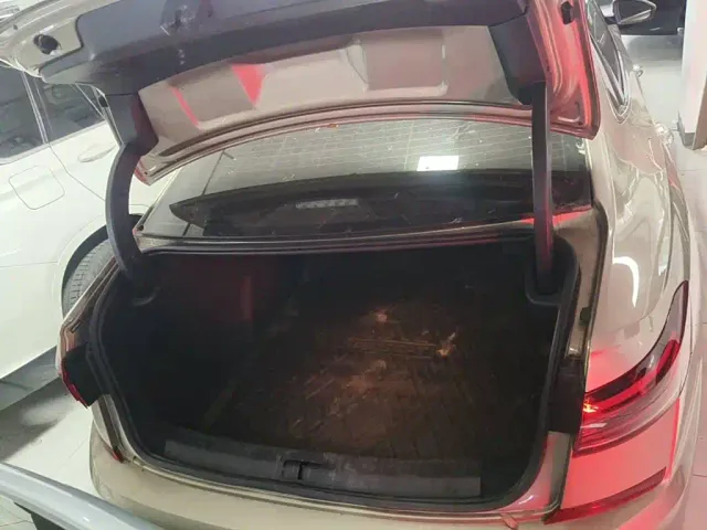 Volkswagen Passat — Фото автомобиля 13