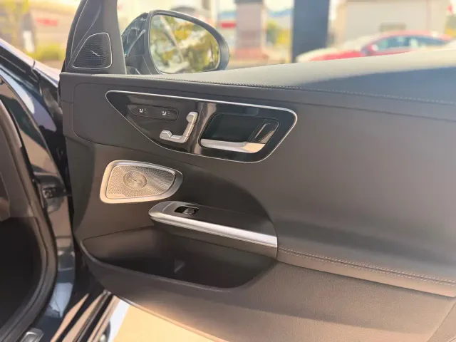 Mercedes-Benz C-Class — Фото автомобиля 24