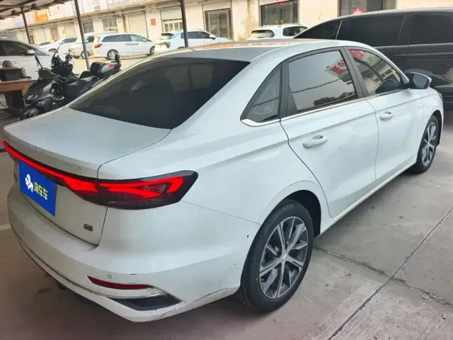 Geely Emgrand — Фото автомобиля 3
