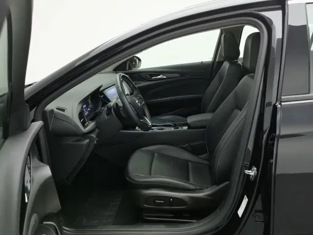 Buick Regal — Фото автомобиля 10